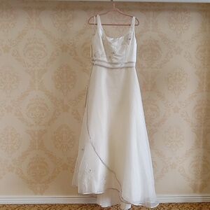 Nwt Eden bridal size 18 wedding gown